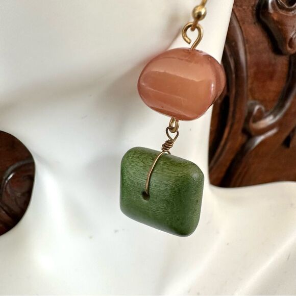 Chico’s Diadora green and orange drop earrings - Picture 4 of 9